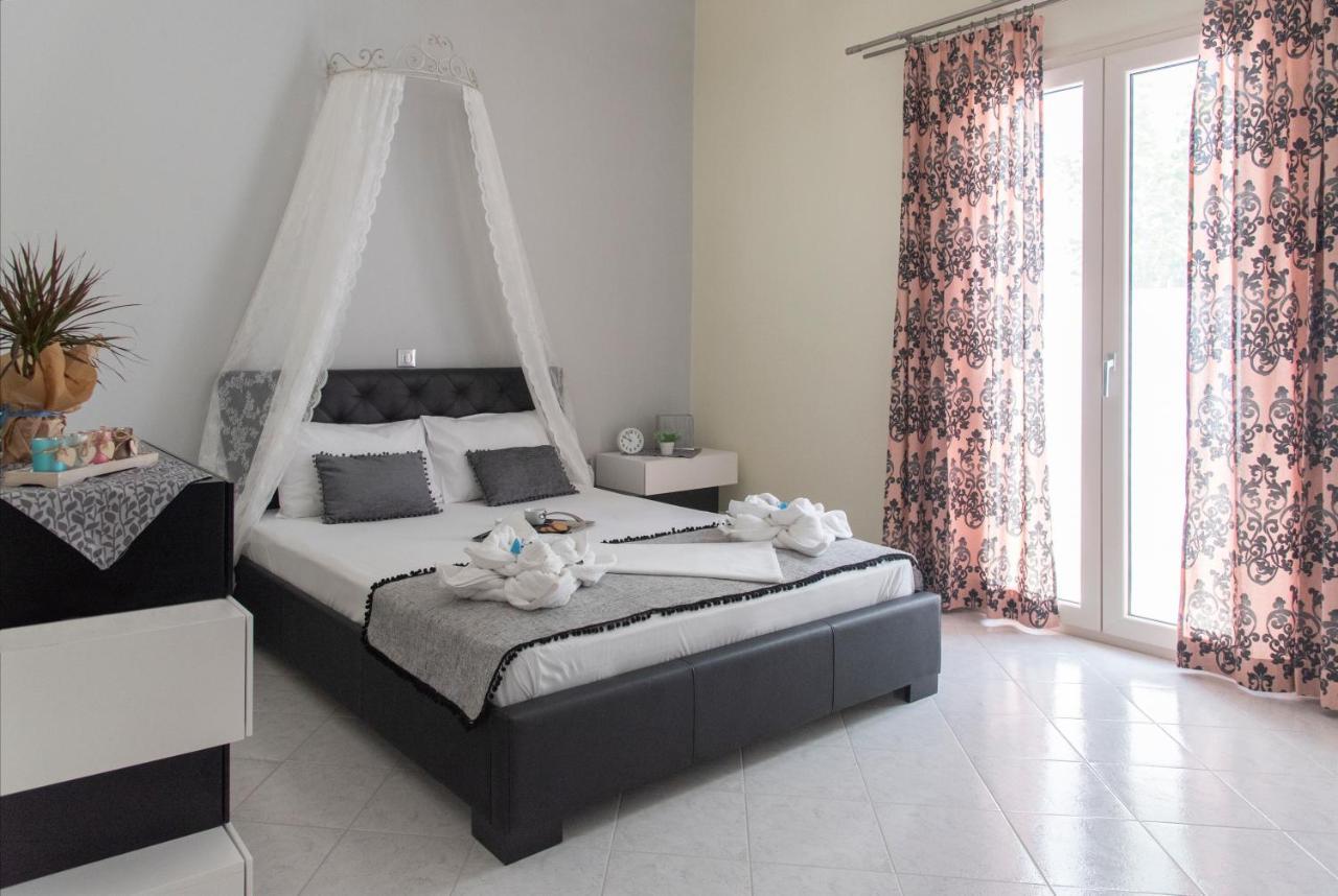 Port View House Villa Parasporos Bagian luar foto
